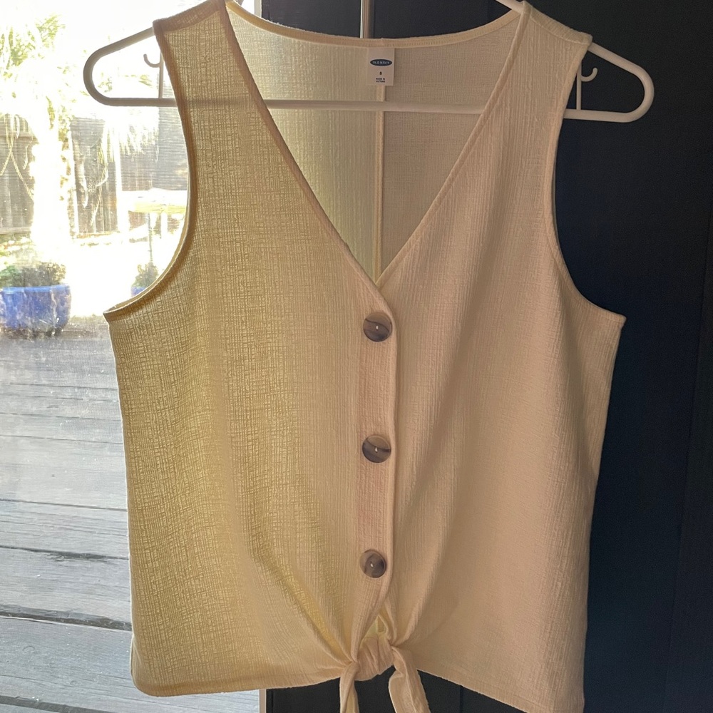 🦙Cream colored tie top🦙